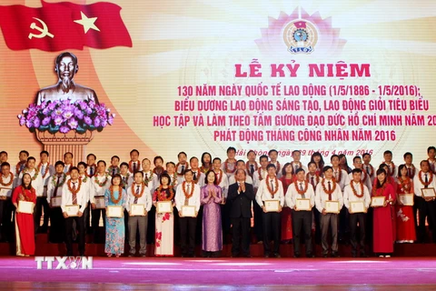 Thành phố Hải Phòng tổ chức Lễ kỷ niệm 130 năm ngày Quốc tế Lao động. (Ảnh: Lâm Khánh/TTXVN)