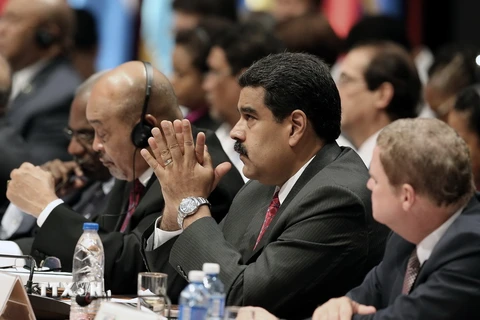Tổng thống Venezuela Nicolas Maduro (giữa) tham dự Hội nghị AEC ở La Habana của Cuba, ngày 4/6. (Ảnh: AFP/TTXVN)