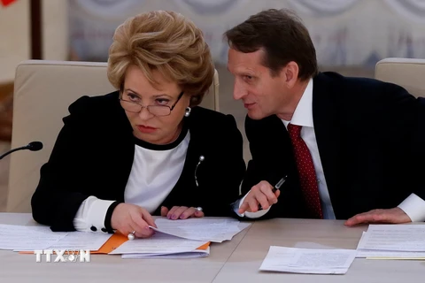 Chủ tịch Hội đồng Liên bang Nga Valentina Matvienko (trái). (Ảnh: AFP/TTXVN)