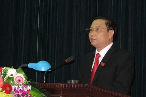 Ông Trần Hồng Quảng, tân Chủ tịch HĐND tỉnh Ninh Bình khóa XIV, nhiệm kỳ 2016-2021 phát biểu tại kỳ họp. (Ảnh: Ninh Đức Phương/TTXVN) 