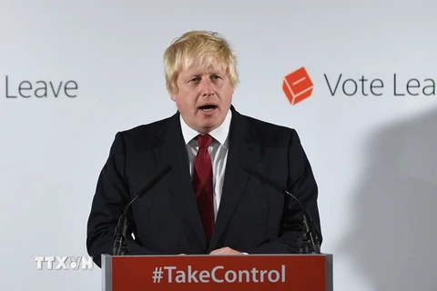 Cựu Thị trưởng London Boris Johnson phát biểu trong cuộc họp báo ở London, Anh ngày 24/6 vừa qua. (Ảnh: THX/TTXVN)