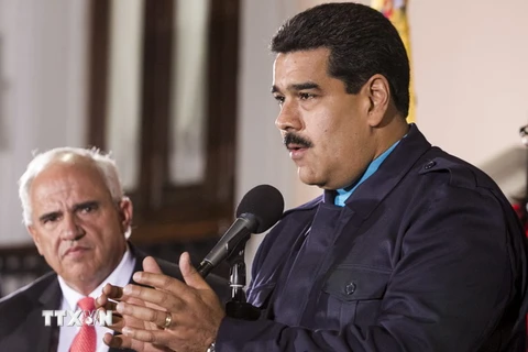 Tổng thống Venezuela Nicolas Maduro - phải. (Ảnh: EPA/TTXVN)