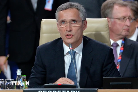 Tổng thư ký NATO Jens Stoltenberg phát biểu tại phiên họp toàn thể đầu tiên của Hội nghị thượng đỉnh liên minh quân sự ở Warsaw, Ba Lan ngày 8/7. (Nguồn: EPA/ TTXVN)