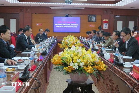 Quang cảnh cuộc làm việc giữa đoàn đại biểu cấp cao Đảng và Nhà nước Lào với lãnh đạo tỉnh Hải Dương. (Ảnh: Mạnh Minh/TTXVN)