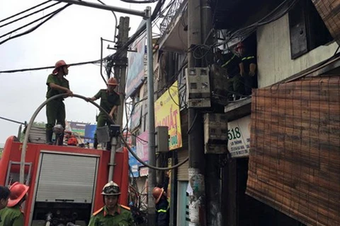 Hà Nội: Hỏa hoạn tại cửa hàng bán sắt thép trên phố Đê La Thành