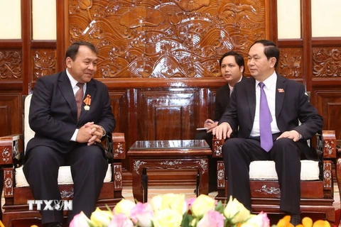 Chủ tịch nước Trần Đại Quang tiếp Đại sứ Vương quốc Campuchia tại Việt Nam Hul Phany đến chào từ biệt, kết thúc nhiệm kỳ công tác tại Việt Nam. (Ảnh: Nhan Sáng/TTXVN)