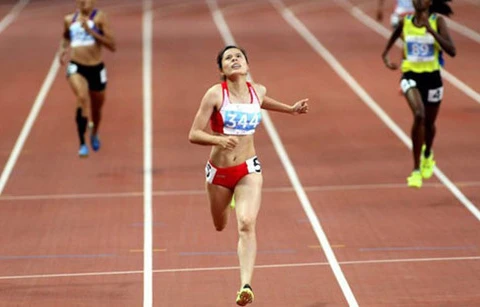 Vận động viên Nguyễn Thị Huyền đoạt huy chương vàng tại SEA Games 28. (Ảnh: Quốc Khánh/TTXVN)