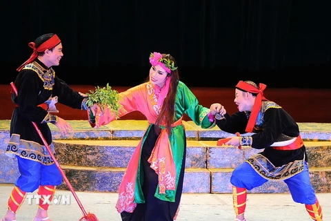 Trích đoạn biểu diễn dự thi năm 2014 của Nhà hát Tuồng Việt Nam với diễn xuất của nghệ sỹ Nguyễn Thị Dung trong vai "Ngũ biến." (Ảnh: Minh Đức/TTXVN)