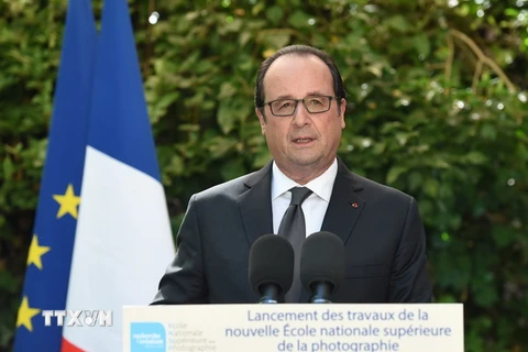 Tổng thống Pháp Francois Hollande phát biểu tại thủ đô Paris ngày 3/8 vừa qua. (Ảnh: EPA/TTXVN)