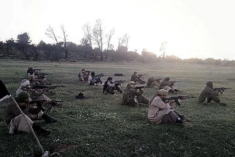 Nhóm khủng bố Okba Ibn Nafi huấn luyện chiến binh. (Nguồn: thelineofsteel.weebly)