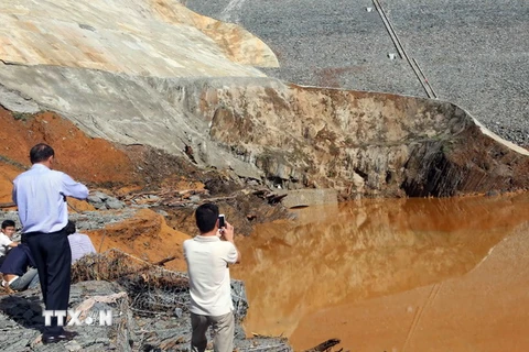 Hiện trường sự cố vỡ đường ống dẫn dòng Công trình thủy điện Sông Bung 2. (Ảnh: Trần Lê Lâm/TTXVN)