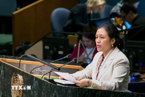 Đại sứ Nguyễn Phương Nga phát biểu tại một phiên thảo luận của Đại hội đồng Liên hợp quốc. (Ảnh: Lê Dương/TTXVN)