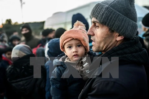 Người di cư Syria chờ để sang Hy Lạp. Ảnh minh họa. (Nguồn: AFP/TTXVN)