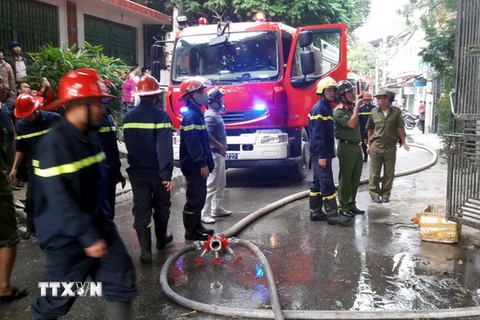 Lực lượng Cảnh sát Phòng cháy chữa cháy Cao Bằng khống chế được đám cháy sau khoảng 30 phút. (Ảnh: Quốc Đạt/TTXVN)