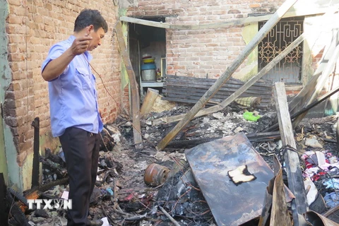 Toàn bộ tài sản tại gia đình ông Nguyễn Xuân Quân bị ngọn lửa thiêu rụi. (Ảnh: Mạnh Minh/TTXVN)