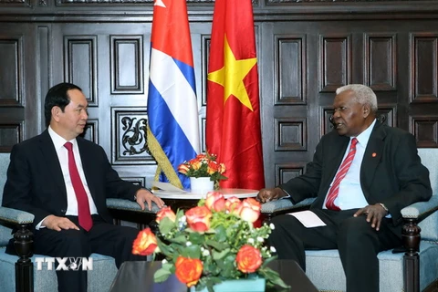 Chủ tịch nước Trần Đại Quang gặp Chủ tịch Quốc hội Cuba Esteban Lazo. (Ảnh: Nhan Sáng/TTXVN)
