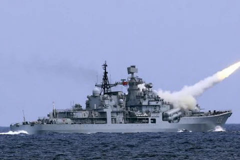 Khu trục của Trung Quốc tham gia tập trận chung trên Biển Đông. (Nguồn: maritime-executive.com)