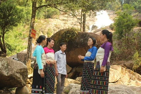 Công bố tuyến du lịch cộng đồng bản Năng Cát, thác Ma Hao