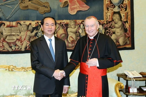 Chủ tịch nước Trần Đại Quang hội kiến Thủ tướng Vatican Parolin. (Ảnh: Nhan Sáng/TTXVN)