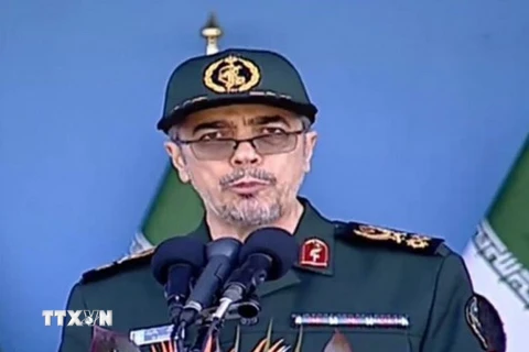 Tham trưởng Các Lực lượng Vũ trang Iran, Thiếu tướng Mohammad Hussain Baqari phát biểu tại một cuộc diễu hành quân sự ngày 21/9 vừa qua. (Nguồn: Press TV)