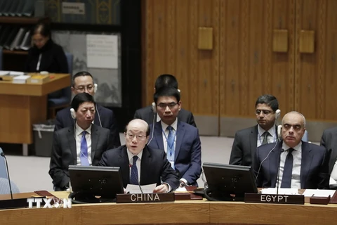 Đại diện thường trực của Trung Quốc tại Liên hợp quốc Lưu Kết Nhất phát biểu tại phiên họp của Hội đồng Bảo an Liên hợp quốc ở New York, Mỹ ngày 30/11. (Ảnh: THX/TTXVN)