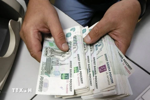 Đồng ruble của Nga. (Ảnh: Reuters/TTXVN)
