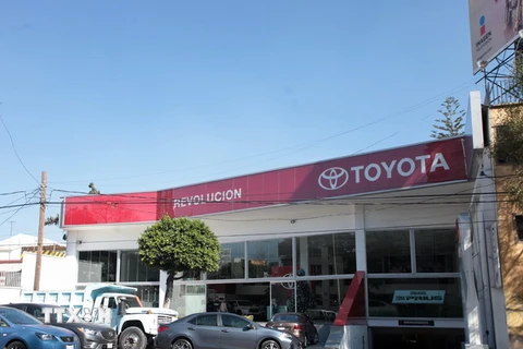  Bên ngoài một công ty Toyota ở Mexico City ngày 5/1 vừa qua. (Ảnh: EPA/TTXVN)
