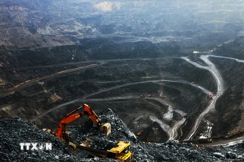 Trên khai trường mỏ than Khánh Hòa, tỉnh Thái Nguyên. (Ảnh: Trọng Đạt/TTXVN)