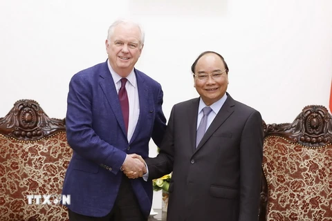 Thủ tướng Nguyễn Xuân Phúc tiếp giáo sư Thomas Vallely, Đại học Harvard của Hoa Kỳ. (Ảnh:Thống Nhất/TTXVN)