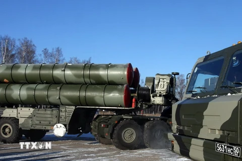 Hệ thống phòng không thế hệ mới S-400 Triumf. (Ảnh: AFP/TTXVN)