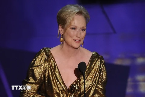 Nữ diễn viên Meryl Streep đã đoạt giải Nữ diễn viên chính xuất sắc nhất trong phim "The Iron Lady" tại lễ trao giải. (Ảnh: AFP/TTXVN)