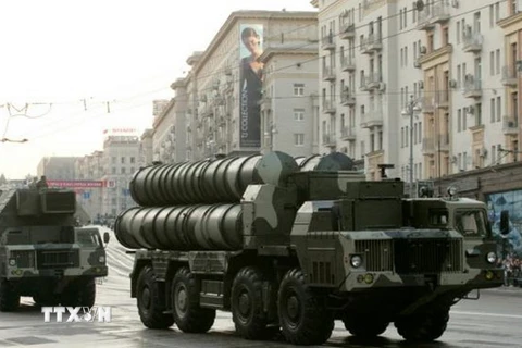 Hệ thống phòng thủ tên lửa S-300 của Nga. (Ảnh: Reuters/TTXVN)