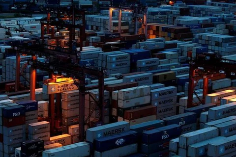 Container được xếp tại một cảng của Hong Kong. (Nguồn: Reuters)Container được xếp tại cảng Hong Kong. (Nguồn: reuters)