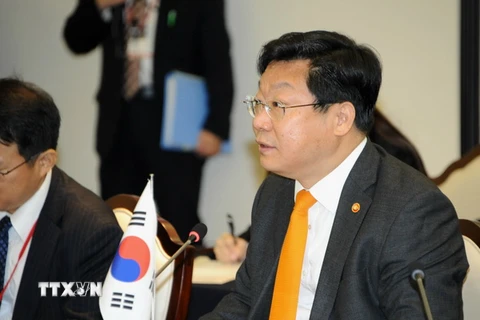 Bộ trưởng Thương mại Hàn Quốc Joo Hyung-Hwan. (Ảnh: THX/TTXVN)