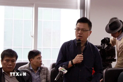 Ông Lê Quốc Minh, Tổng biên tập Báo điện tử VietNamPlus thuộc Thông tấn xã Việt Nam phát biểu tại buổi giao lưu. (Ảnh: Võ Tuyết/ TTXVN phát) 