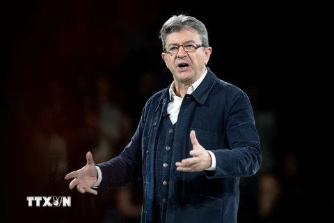 Ứng cử viên Jean-Luc Melenchon trong chiến dịch vận động tranh cử ở Rennes, miền Tây Pháp ngày 26/3 vừa qua. (Ảnh: AFP/TTXVN)