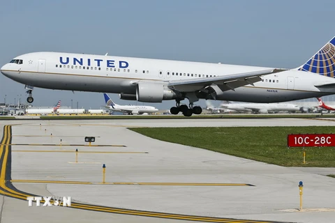 Máy bay của United Airlines tại sân bay quốc tế OHare ở Chicago, Illinois của Mỹ. (Ảnh: EPA/TTXVN)