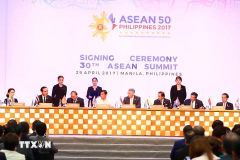 Hội nghị Cấp cao ASEAN lần thứ 30 tại thủ đô Manila, Philippines. (Ảnh: Thống Nhất/TTXVN)