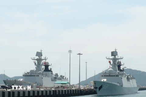 Biên đội 3 tàu của Hải quân Quân Giải phóng Nhân dân Trung Quốc gồm Xiang Tan, Zhou Shan và Chao Hu cập Cảng Quốc tế Cam Ranh hồi tháng 10/2016. (Ảnh: Nguyên Lý-/TTXVN)