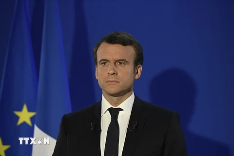 Tổng thống đắc cử Pháp Emmanuel Macron phát biểu sau khi kết quả bầu cử vòng 2 được công bố ở Paris ngày 7/5. (ẢNh: EPA/TTXVN) 