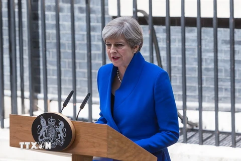 Thủ tướng Anh Theresa May phát biểu tại Nhà số 10 phố Downing ngày 9/6. (Ảnh: THX/TTXVN)