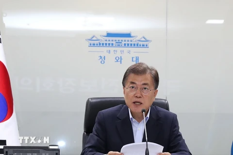 Tổng thống Moon Jae-In cho biết thêm quân đội Hàn Quốc đang phân tích vụ phóng tên lửa mới nhất này của Triều Tiên. (Ảnh: EPA/TTXVN)