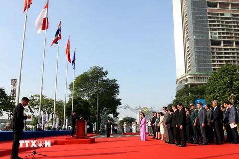 Quang cảnh Lễ Thượng cờ ASEAN. (Ảnh: Thanh Vũ/TTXVN)