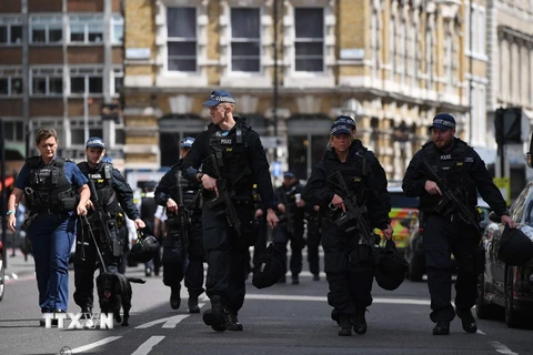 Cảnh sát tuần tra tại London. (Ảnh: AFP/TTXVN)