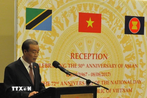 Đại sứ đặc mệnh toàn quyền nước Cộng hòa Xã hội Chủ nghĩa Việt Nam Nguyễn Kim Doanh phát biểu tại buổi lễ. (Ảnh: Thanh Hưng/TTXVN)