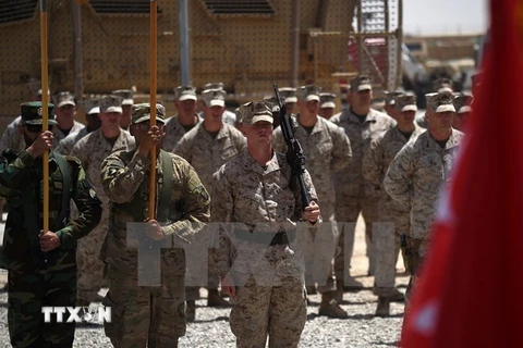 Binh sĩ Mỹ và Afghanistan tại Afghanistan. (Ảnh: AFP/TTXVN)
