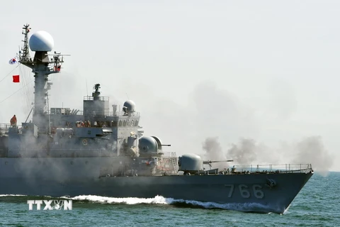 Tàu chiến Hàn Quốc. (Ảnh: AFP/TTXVN)