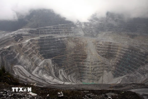 Quang cảnh khu mỏ Grasberg ở Papua, Indonesia. (Ảnh: AFP/TTXVN)