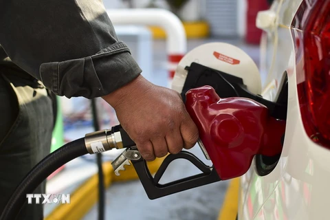 Một trạm bán xăng dầu ở thủ đô Mexico City của Mexico. (Ảnh: AFP/TTXVN)