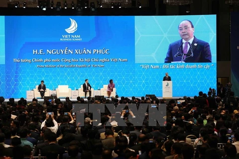 Thủ tướng Chính phủ Nguyễn Xuân Phúc đến dự và phát biểu khai mạc Hội nghị Thượng đỉnh Kinh doanh Việt Nam 2017 với chủ đề “Việt Nam - Đối tác kinh doanh tin cậy”. (Ảnh TTXVN)